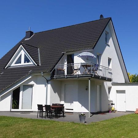 Ferienwohnung Regenbogenhaus Hasselberg  エクステリア 写真