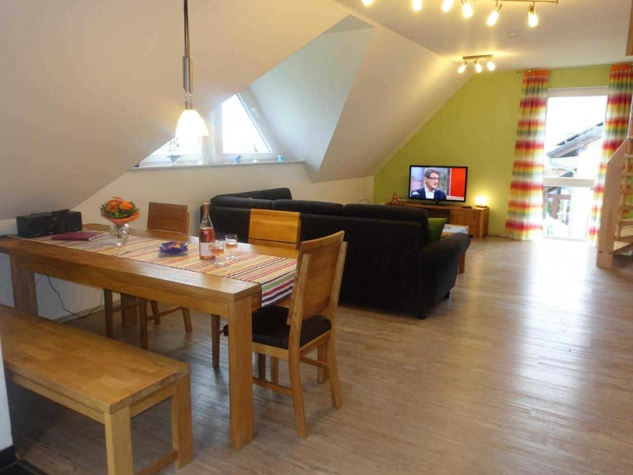 Ferienwohnung Regenbogenhaus Hasselberg  エクステリア 写真