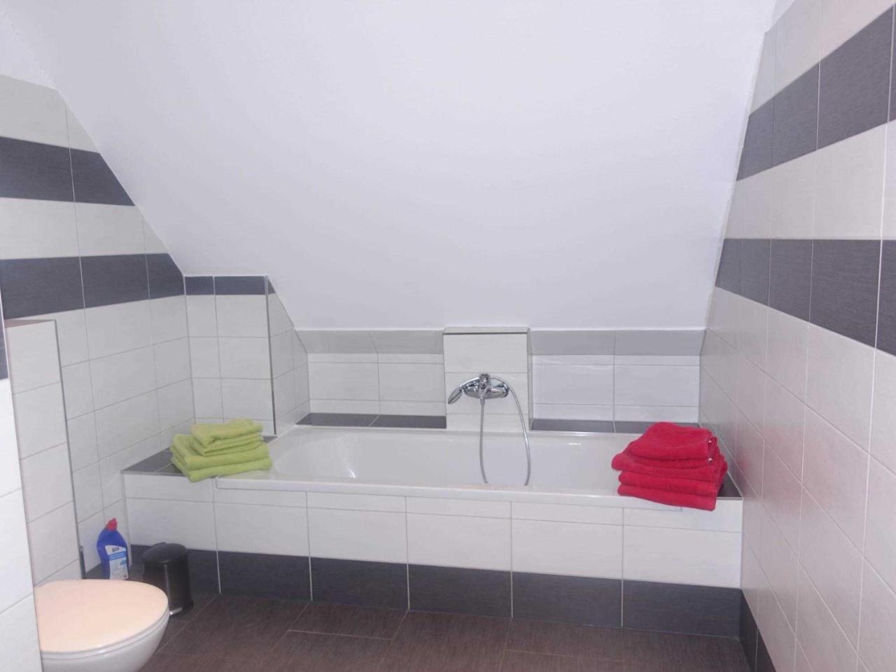 Ferienwohnung Regenbogenhaus Hasselberg  エクステリア 写真
