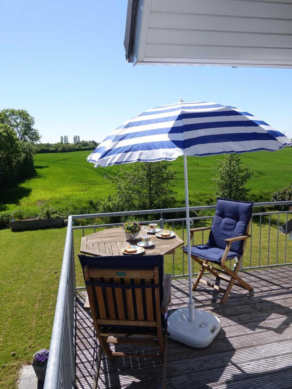 Ferienwohnung Regenbogenhaus Hasselberg  エクステリア 写真
