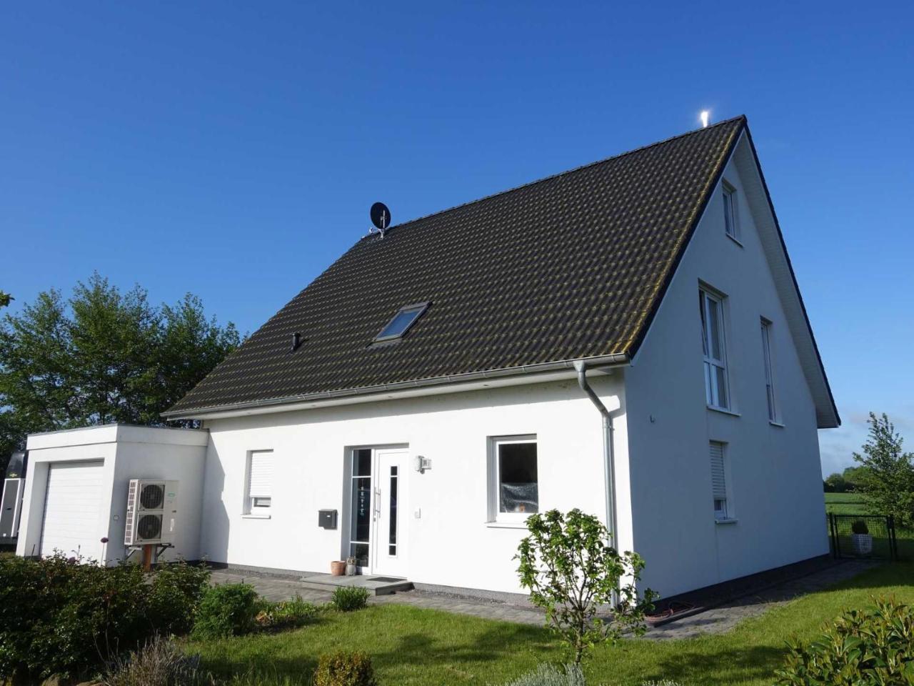 Ferienwohnung Regenbogenhaus Hasselberg  エクステリア 写真