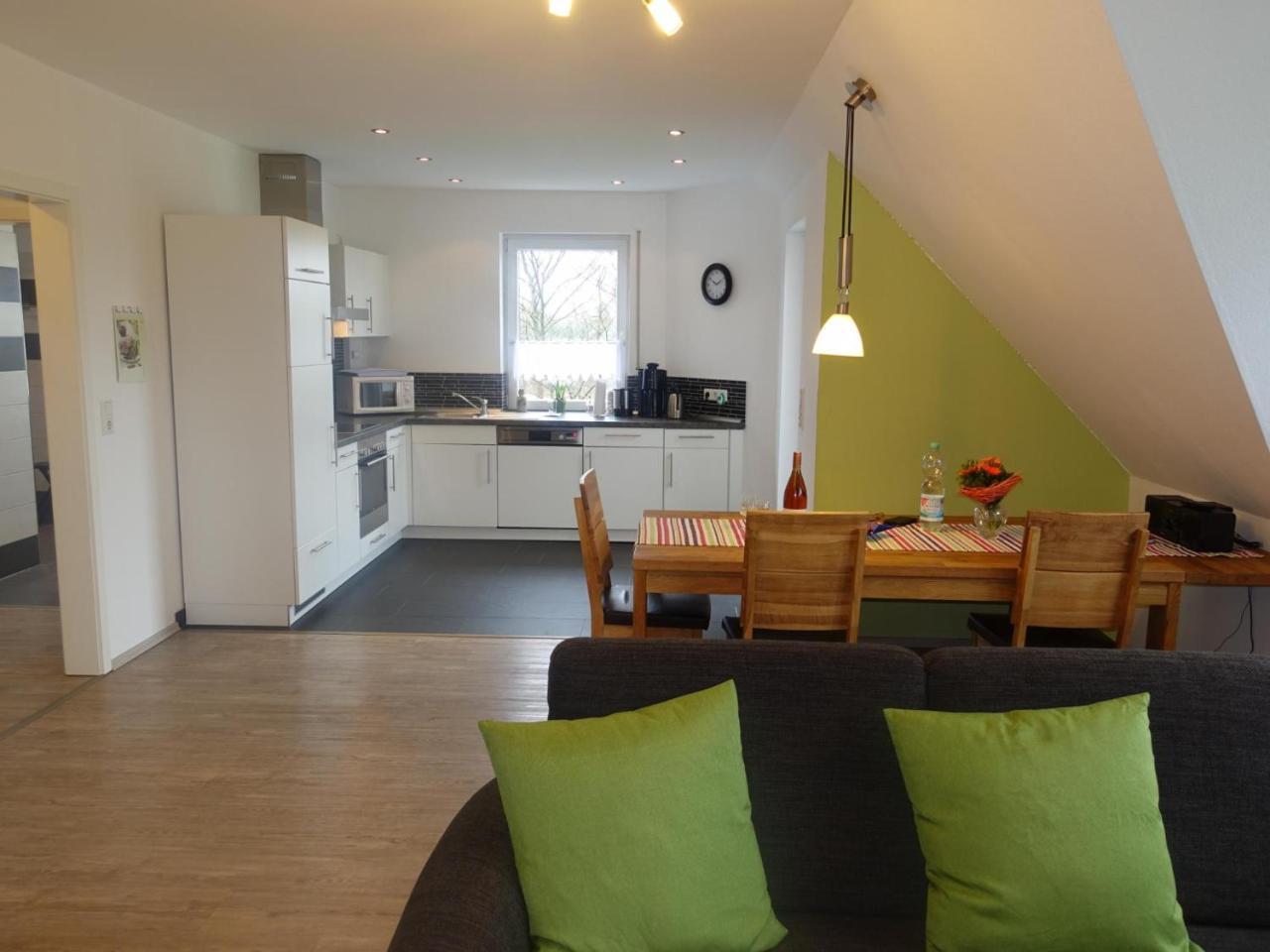 Ferienwohnung Regenbogenhaus Hasselberg  エクステリア 写真
